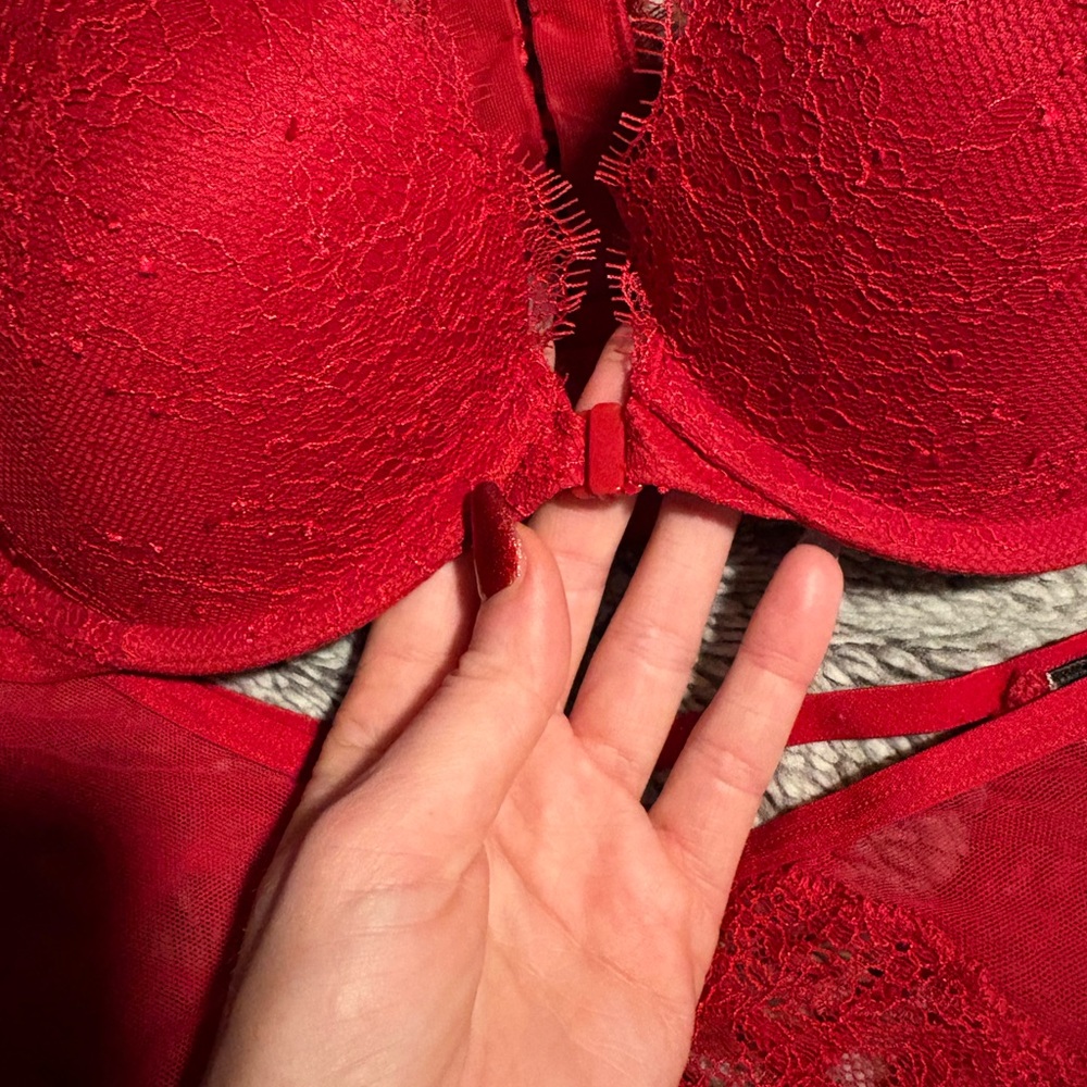 Victoria's Secret Red Lace Bra Set - Picture 3 of 7